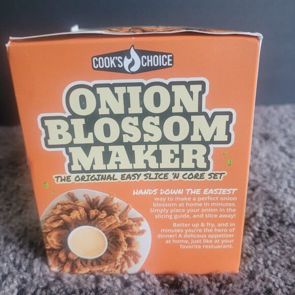 Kitchen Gadget Bundle -Zakarian Mandoline, Onion Bloom Kit, Rotary Cheese Grater - Picture 7 of 11